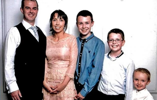 Aπίστευτο! Τον έπιασαν να βλέπει πορνό και από …ντροπή έσφαξε γυναίκα και παιδιά και αυτοκτόνησε